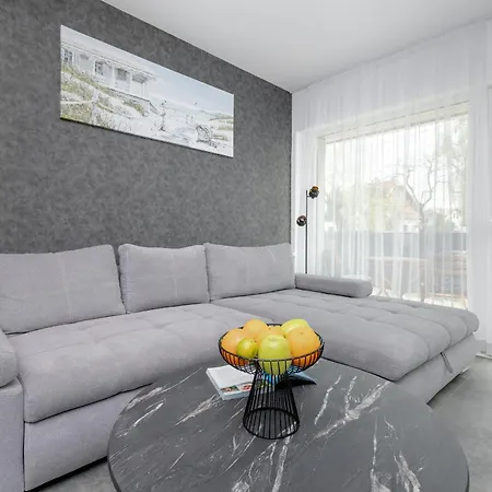 Modern Close To The In By Renters Apartment *