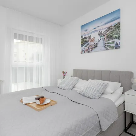 Apartment Modern Close To The In By Renters Gdansk