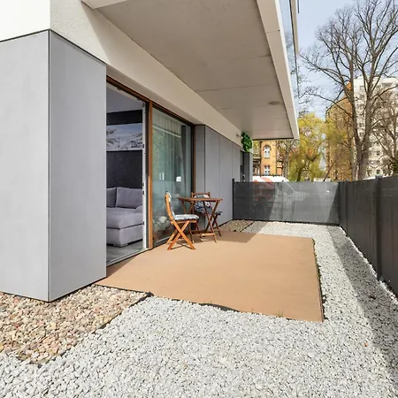 Modern Close To The In By Renters Apartment